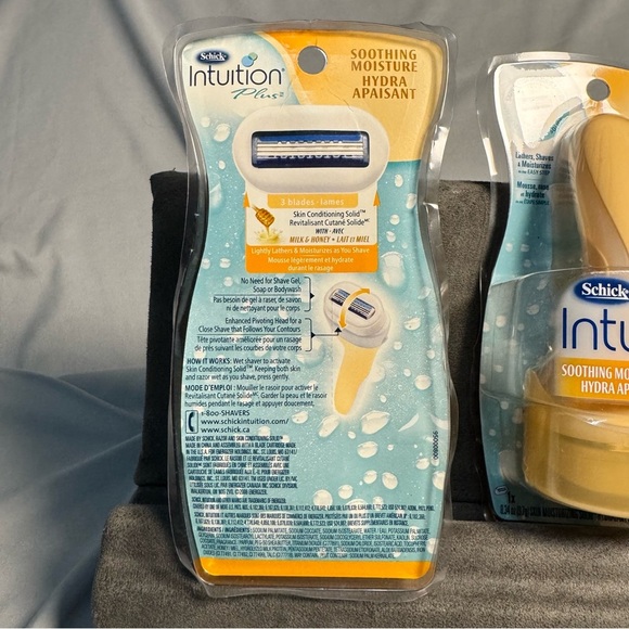 Schick Intuition Plus Razor – Milk & Honey Soothing Moisture | 2 Razors Sealed - Picture 12 of 12